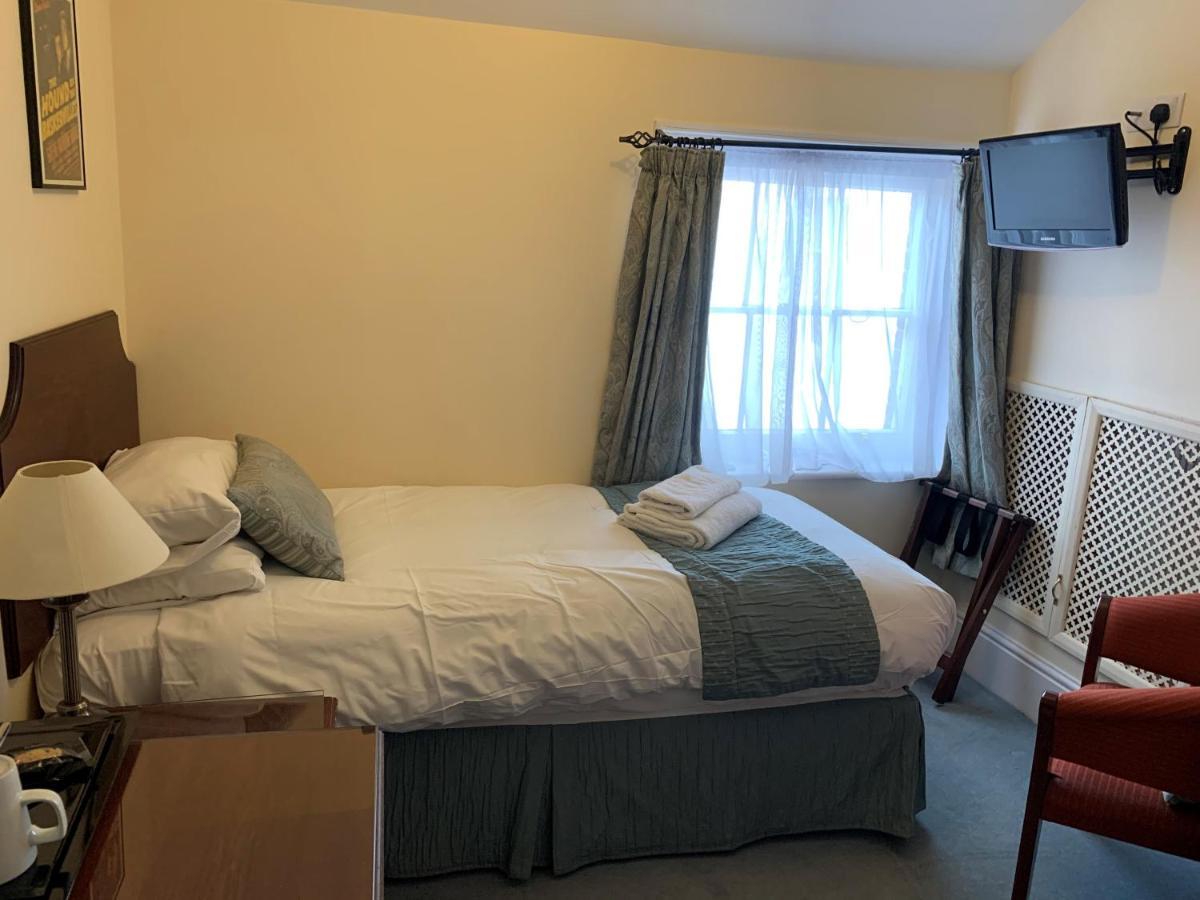 Guest house Peregrine House