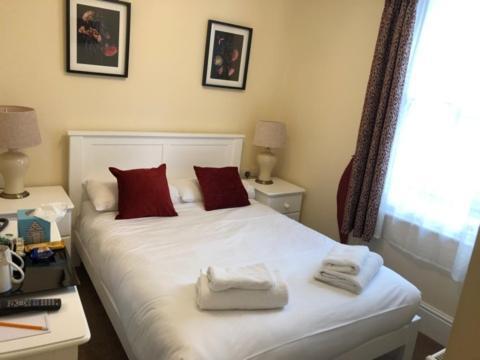 Peregrine House Guest house