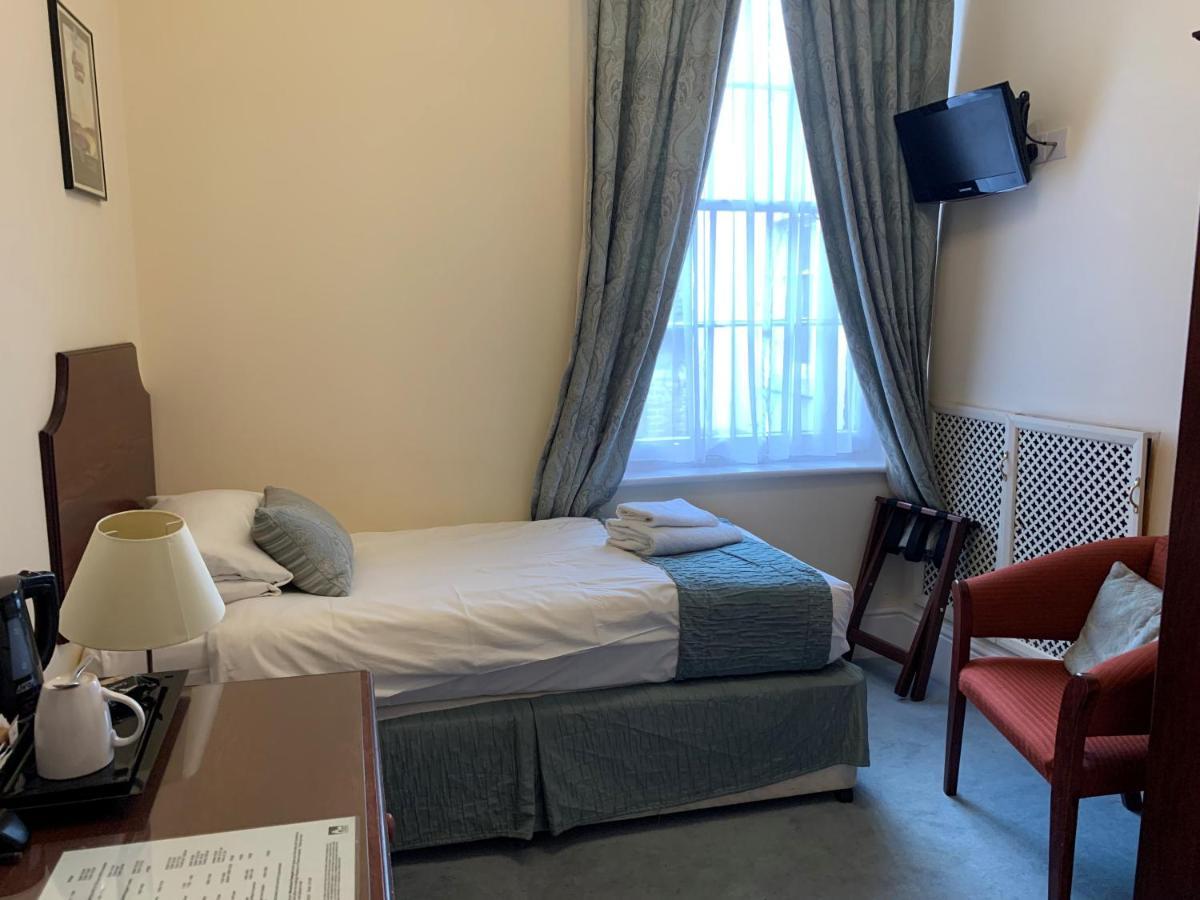 Peregrine House Guest house 4*