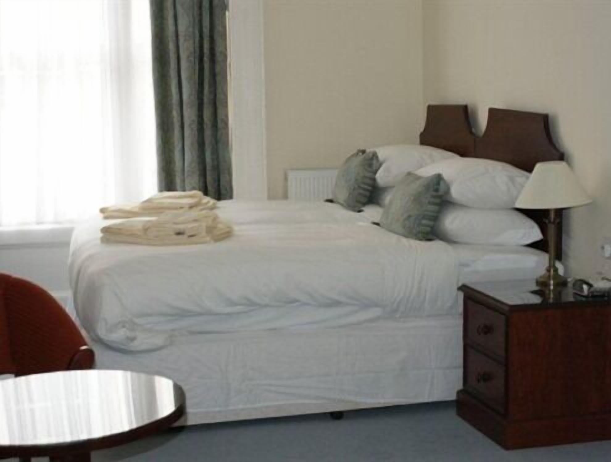 Peregrine House 4*