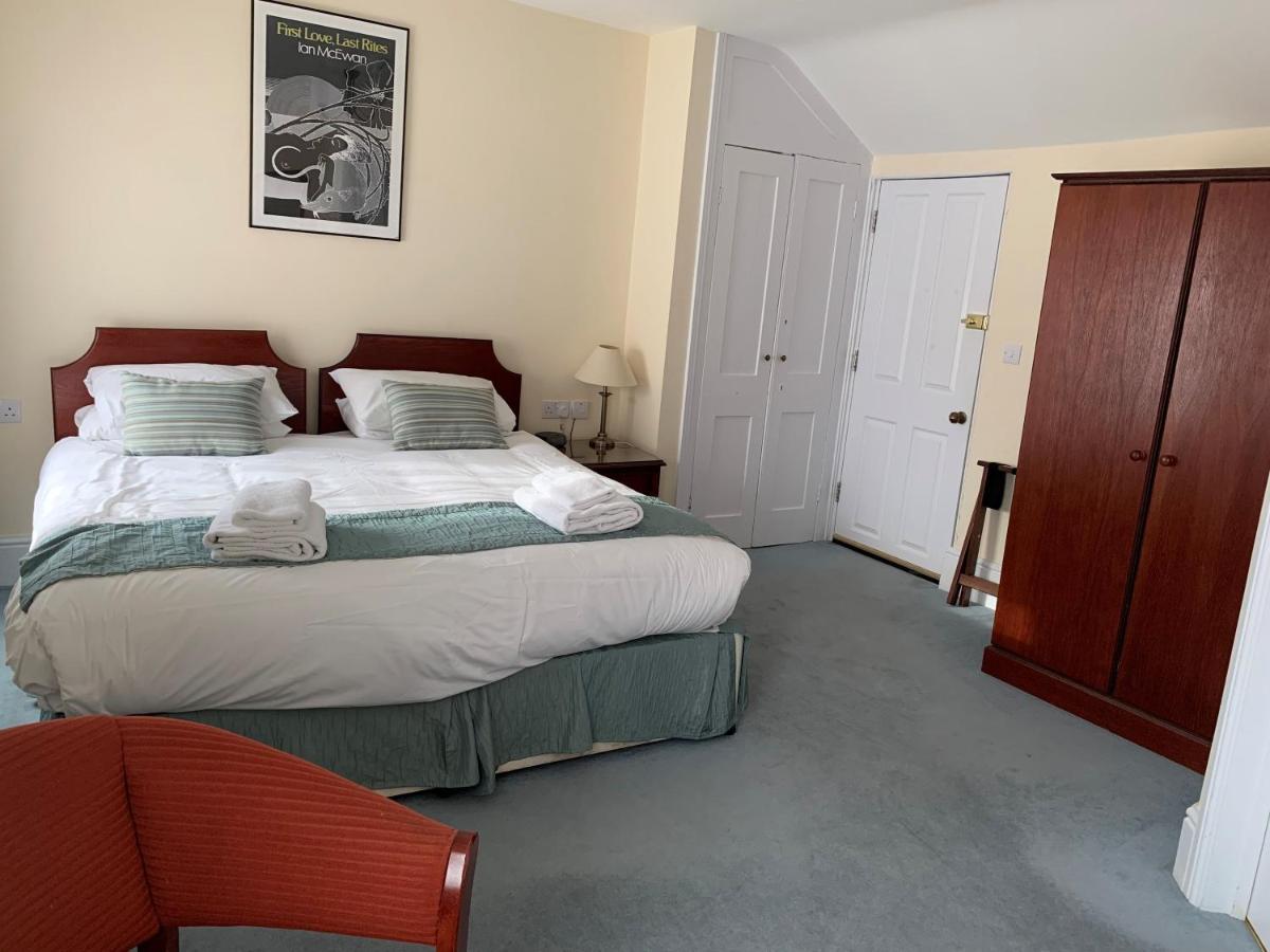 Peregrine House 4*