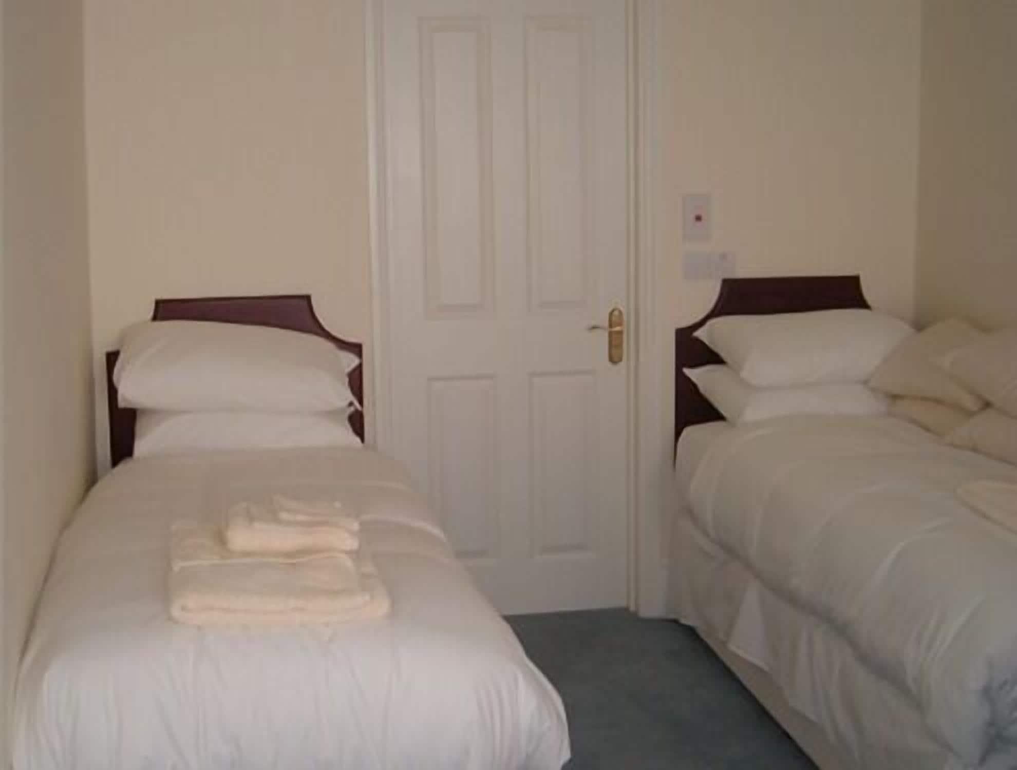 Peregrine House 4*