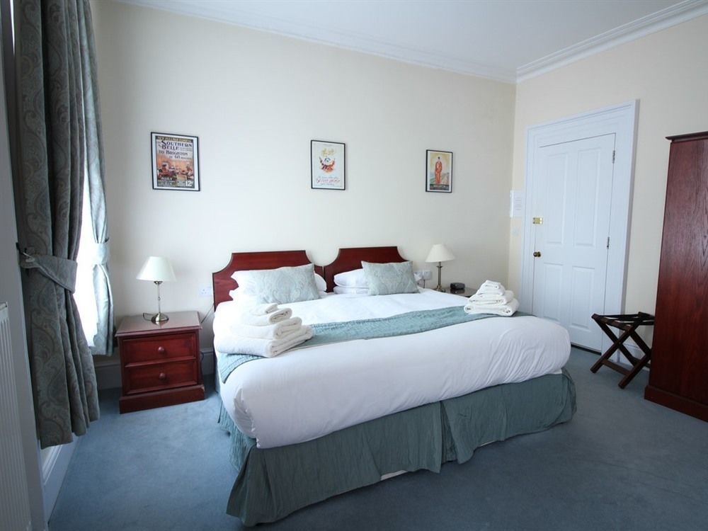 Peregrine House 4* Canterbury